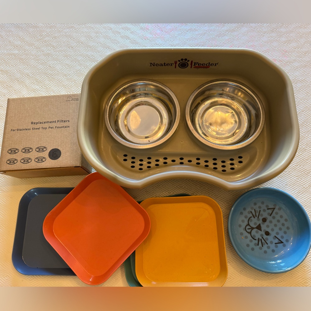 Cat Feeding dishes/bowls